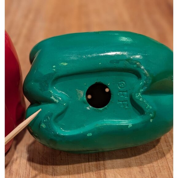 Fitz & Floyd Ceramic Bell Pepper Salt and Pepper Shaker Set - Picture 5 of 11